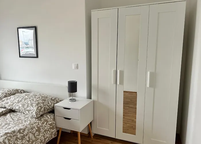 Modern Aparment With Terrace & Free Parking - Near Metro *