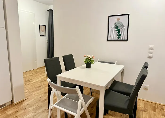 Modern Aparment With Terrace & Free Parking - Near Metro Апартаменти