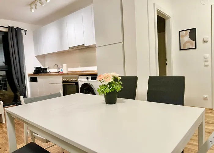 Modern Aparment With Terrace & Free Parking - Near Metro