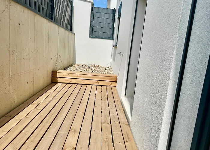 Апартаменти Modern Aparment With Terrace & Free Parking - Near Metro Відень